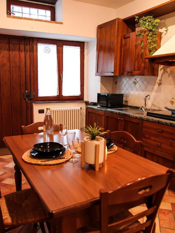 Casa Armanni - La Tua Casa Di Pietra Apartment Gubbio Exterior photo