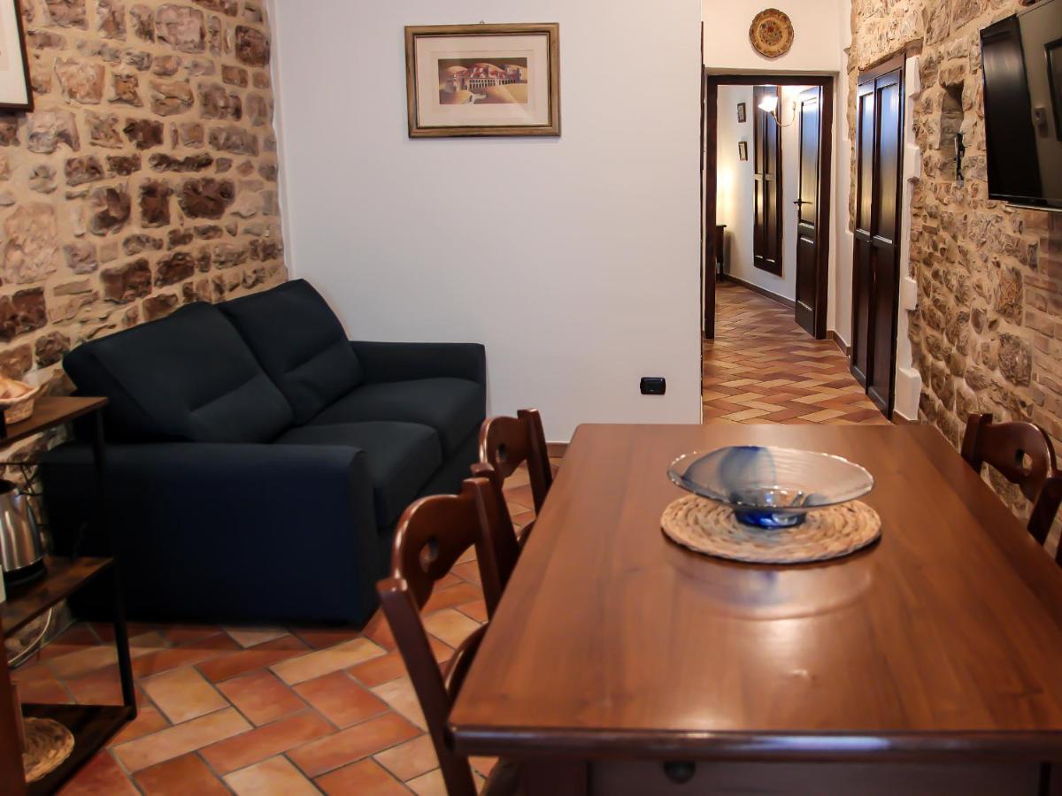 Casa Armanni - La Tua Casa Di Pietra Apartment Gubbio Exterior photo